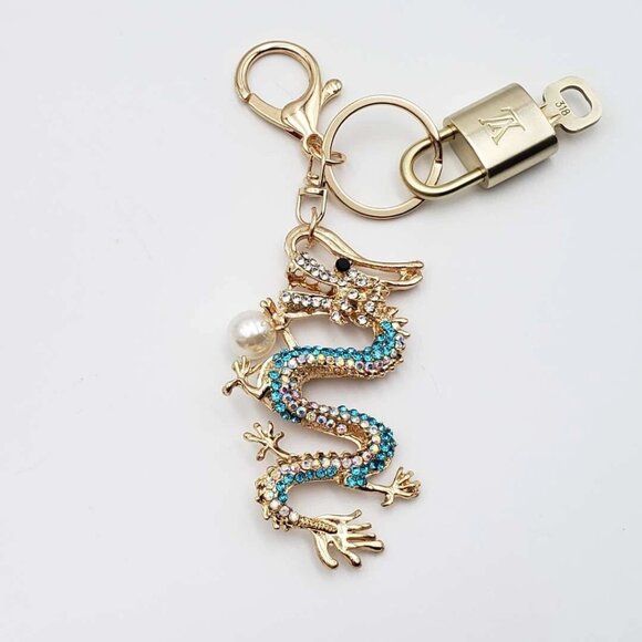 Authentic Louis Vuitton Lock & Key with unbranded Rhinestone Dragon Bagcharm - Picture 7 of 7